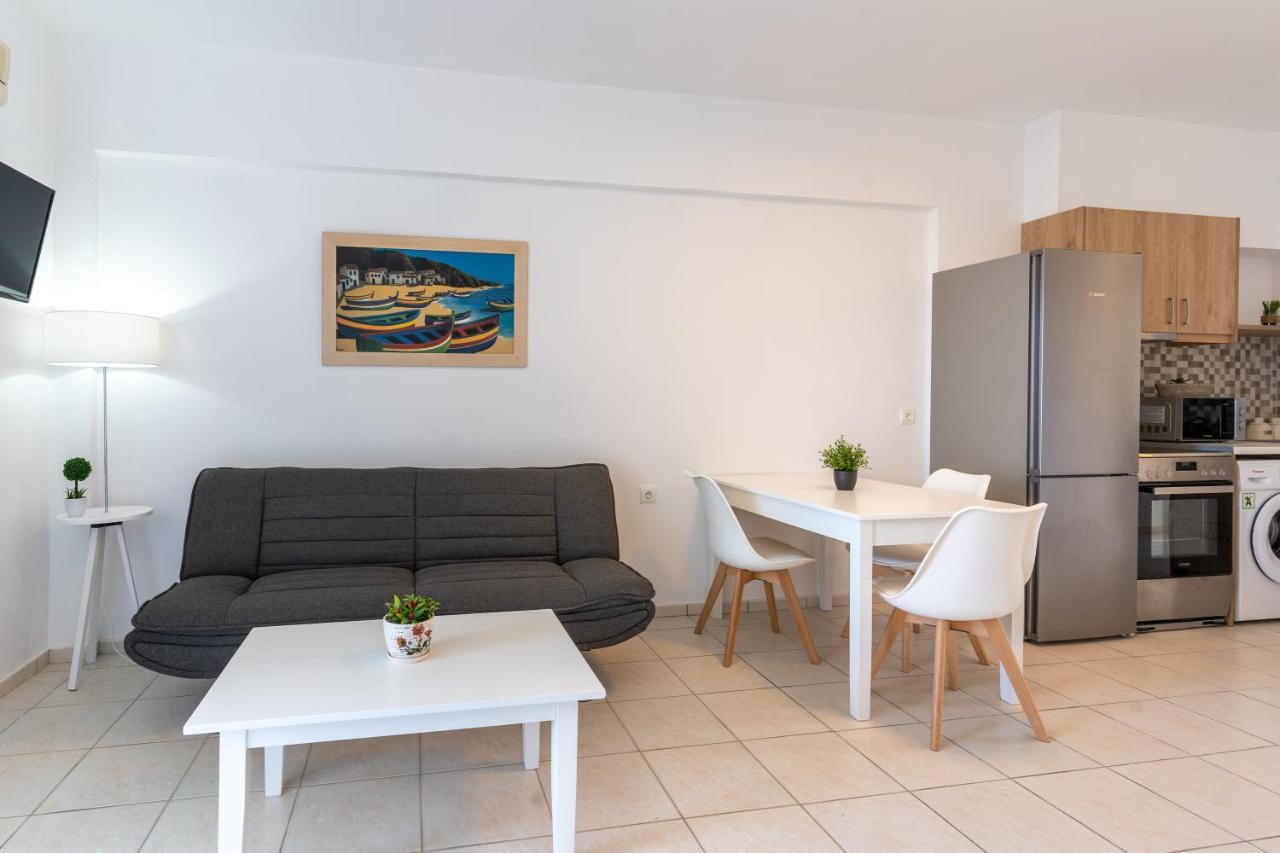 Azure Seaside Apts Magnisía Екстериор снимка