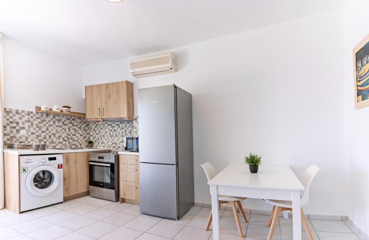 Azure Seaside Apts Magnisía Екстериор снимка