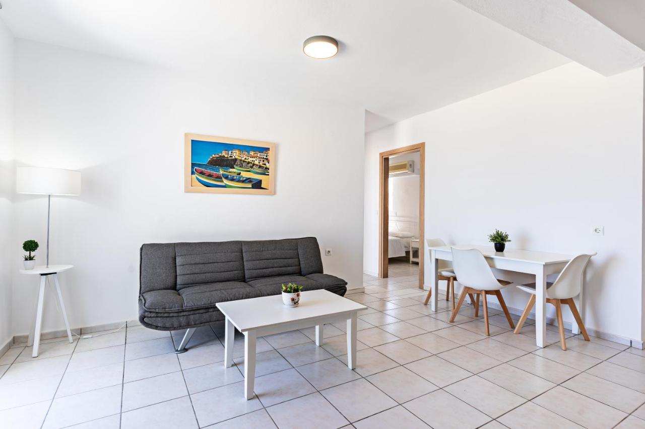 Azure Seaside Apts Magnisía Екстериор снимка