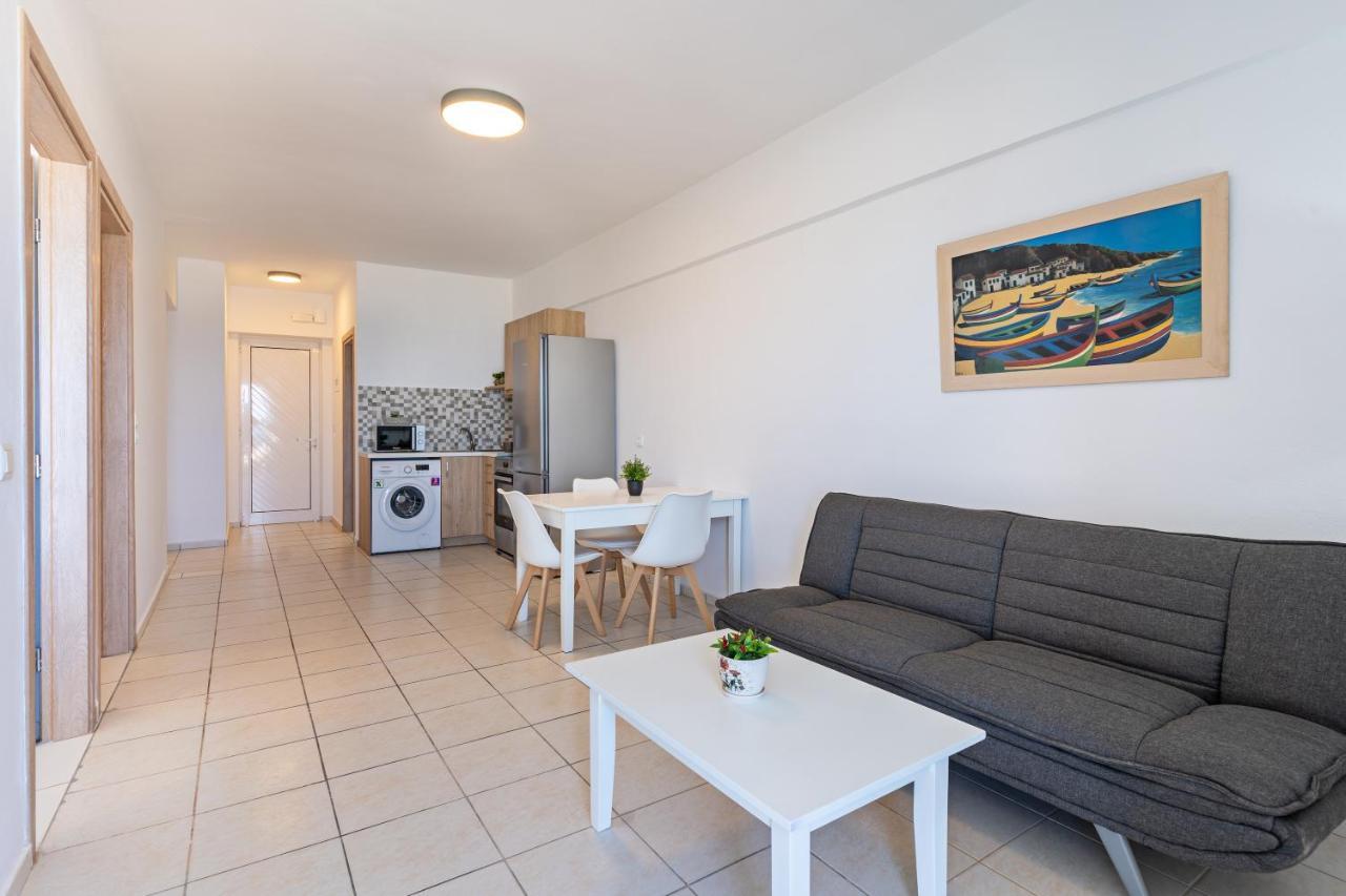 Azure Seaside Apts Magnisía Екстериор снимка