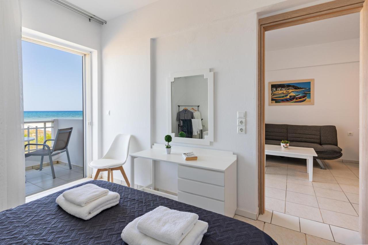 Azure Seaside Apts Magnisía Екстериор снимка