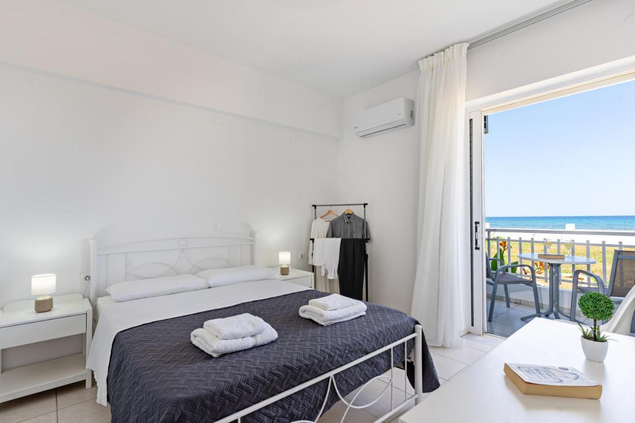 Azure Seaside Apts Magnisía Екстериор снимка