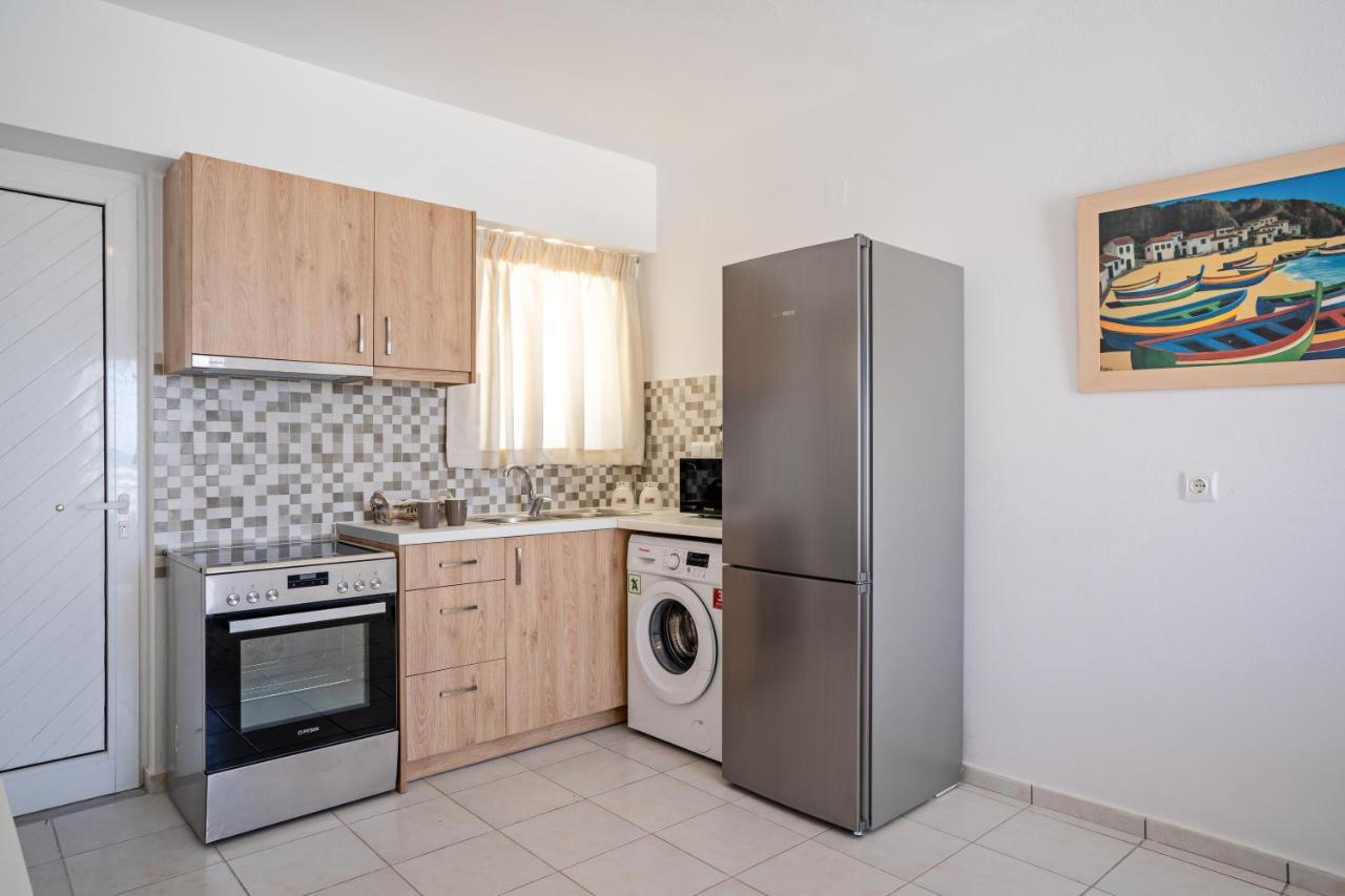 Azure Seaside Apts Magnisía Екстериор снимка