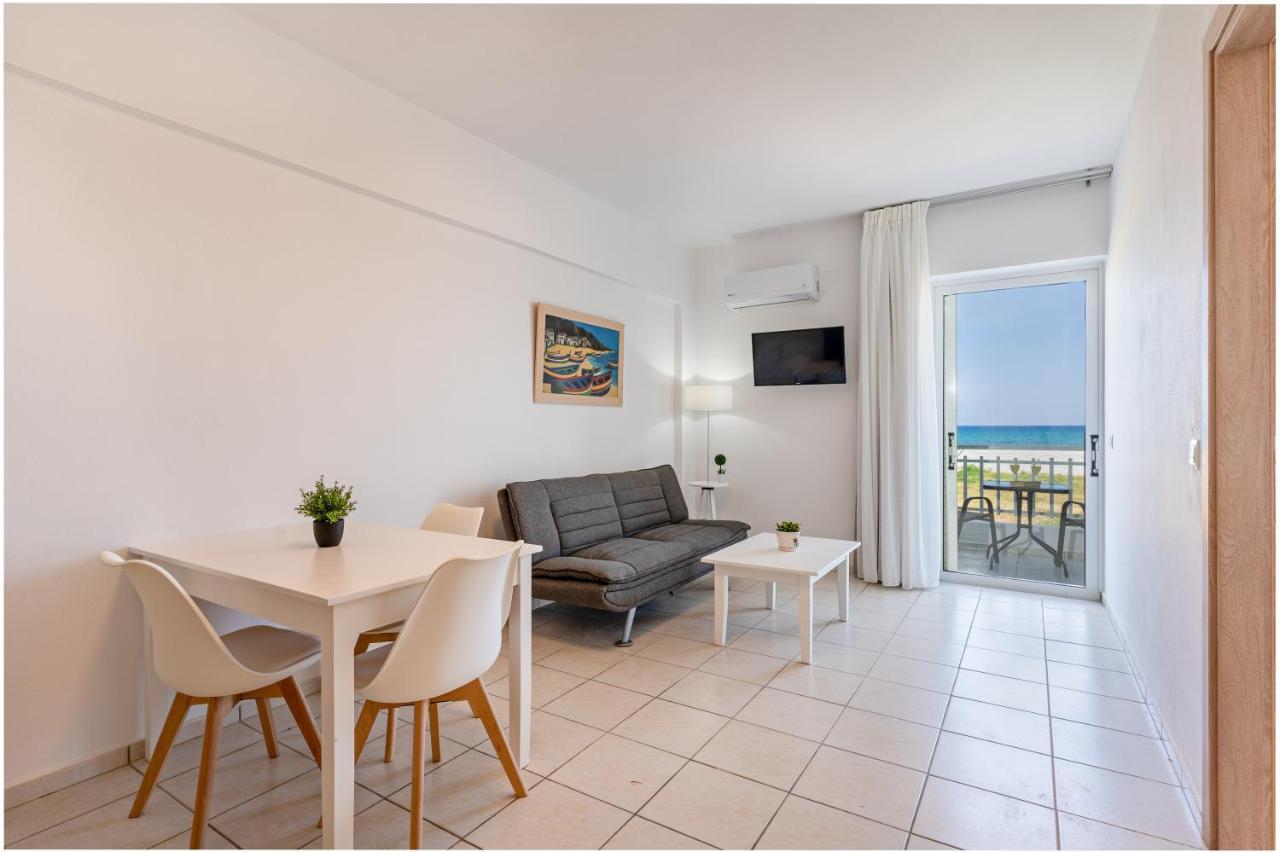 Azure Seaside Apts Magnisía Екстериор снимка