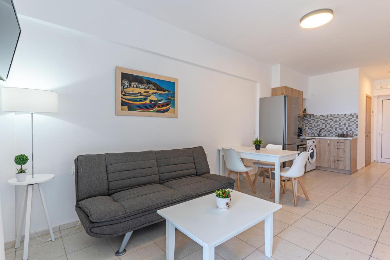 Azure Seaside Apts Magnisía Екстериор снимка