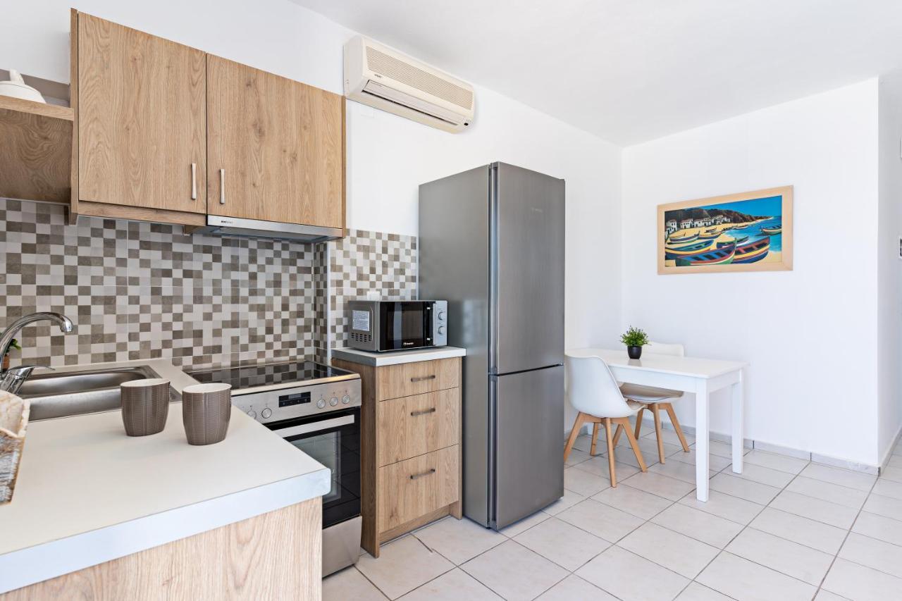 Azure Seaside Apts Magnisía Екстериор снимка