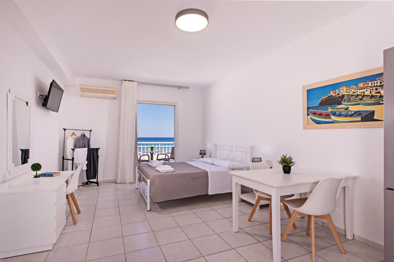 Azure Seaside Apts Magnisía Екстериор снимка