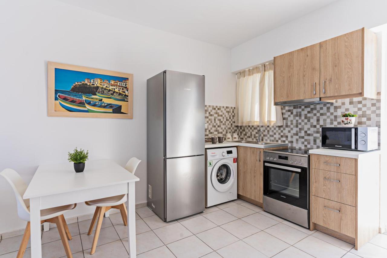 Azure Seaside Apts Magnisía Екстериор снимка