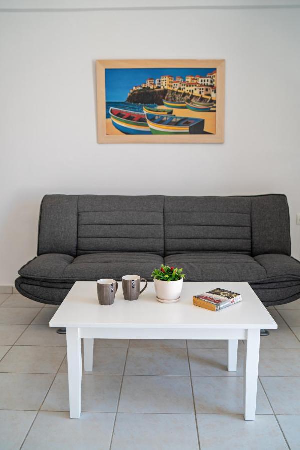 Azure Seaside Apts Magnisía Екстериор снимка