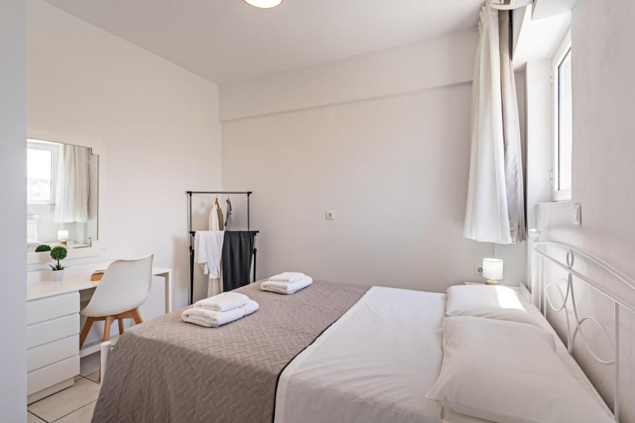 Azure Seaside Apts Magnisía Екстериор снимка
