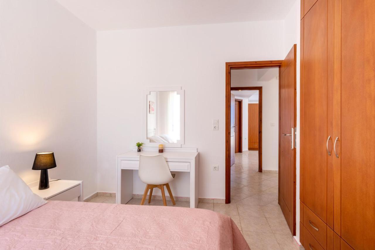 Azure Seaside Apts Magnisía Екстериор снимка